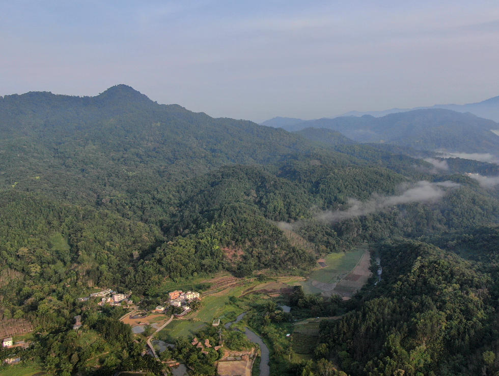 五指山毛納村