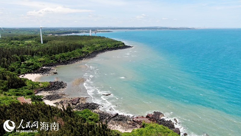 海南環(huán)島旅游公路儋州段景色。人民網(wǎng)記者 符武平攝