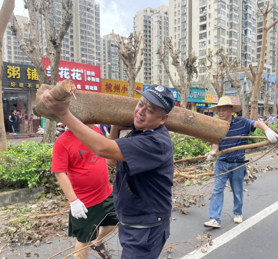 今天，城市大掃除繼續(xù)進(jìn)行！