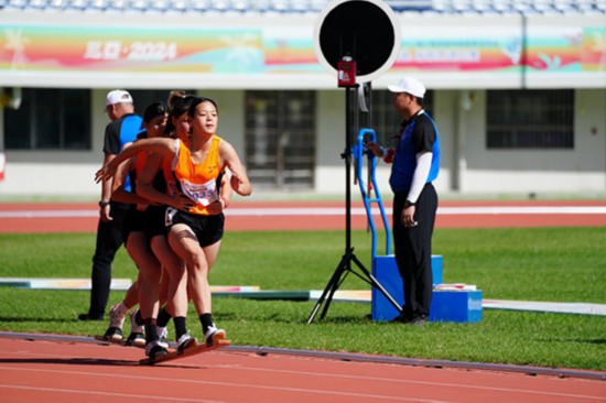 板鞋競(jìng)速女子60米比賽。馬那甫攝